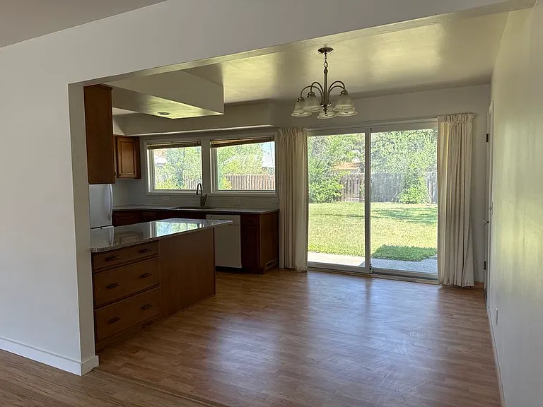 800 Ridgeland St — Photo 3