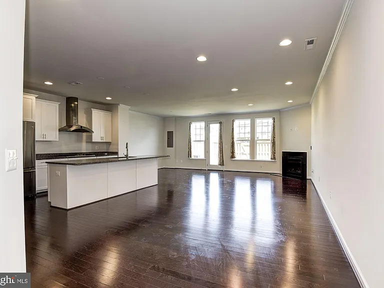 42524 Benfold Sq — Photo 9