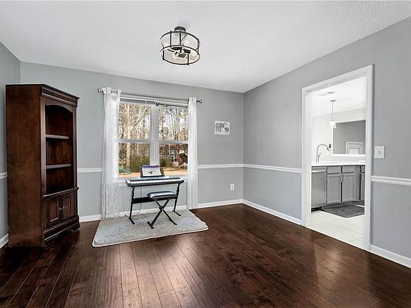 5th image of 1910 Rocksram Dr