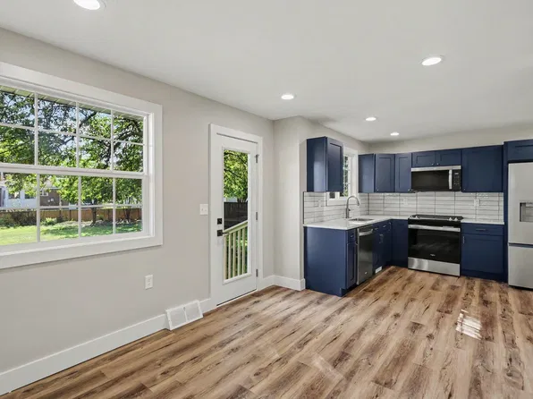 602 Webb Dr, Bay City, MI 48706