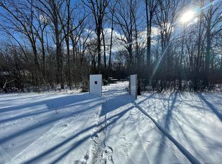 33891 Beverly Rd E, Romulus, MI 48174