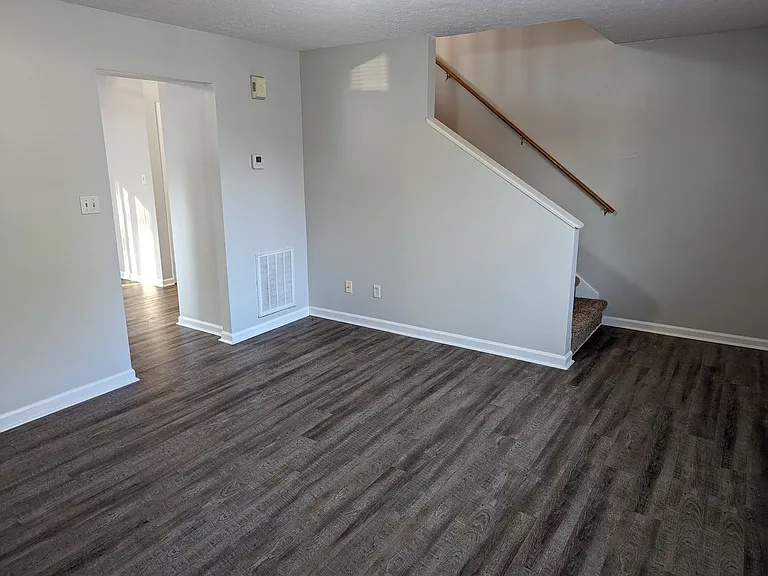 2325 Old Forest Rd — Photo 5
