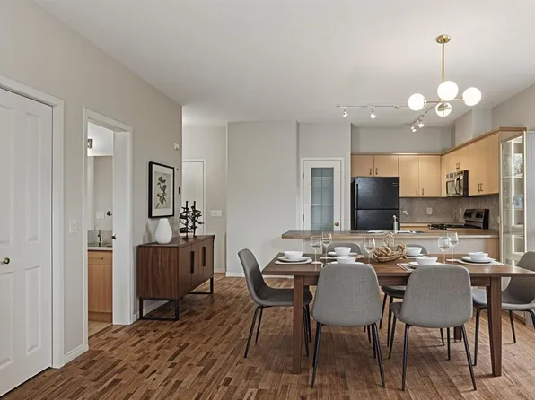 3651 Marda Line SW #206, Calgary, AB T2T 6J7