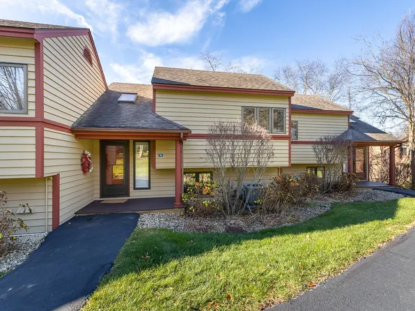 38 Spring Creek Ln, Galena, IL 61036