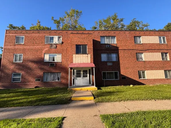 105 Solon Rd, Bedford, OH 44146