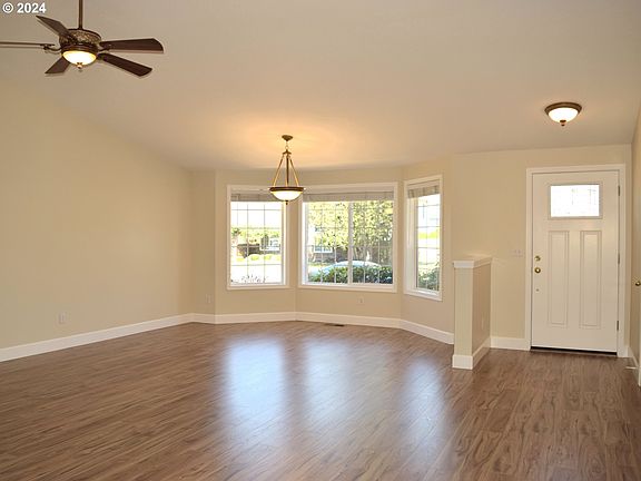3rd image of 713 NW 23rd St
