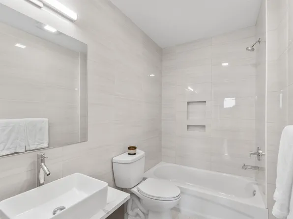 412 Whiton Street image 15 of 40