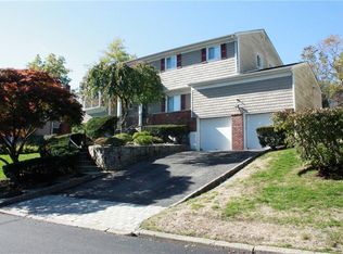 74 Sky Meadow Pl, White Plains, NY 10607
