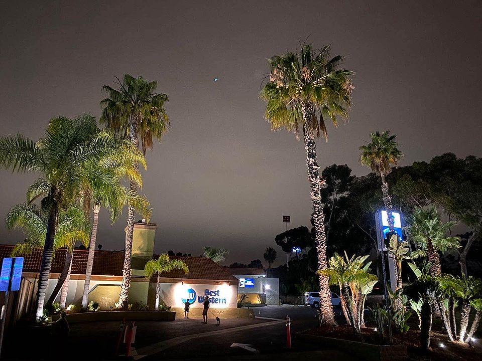 1st image of 1680 Oceanside Blvd #103