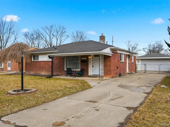 21756 Dexter Ct, Warren, MI 48089