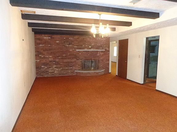 5th image of 602 Brookmede Dr