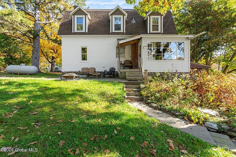 3rd image of 551 Sacandaga Road