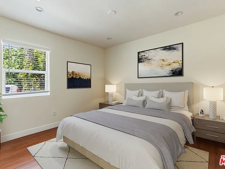 1206 N Beachwood Dr — Photo 10