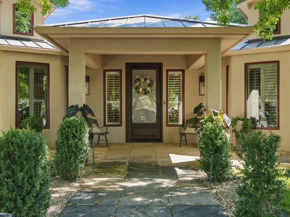 280 Del Norte Ct, Bosque Farms, NM 87068