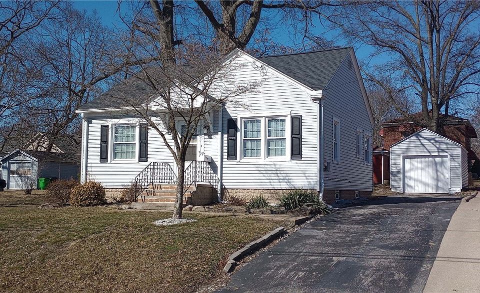 1st image of 279 E Baird Ave