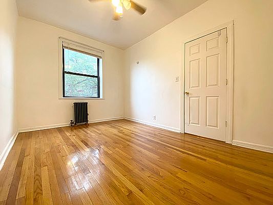 4th image of 61-40 Saunders St #D366