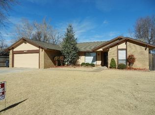 10033 Mamus Ln, Yukon, OK 73099