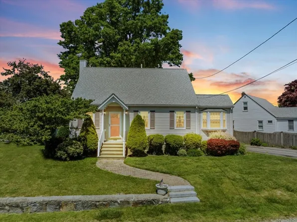 109 Prospect Hill Dr, Weymouth, MA 02191