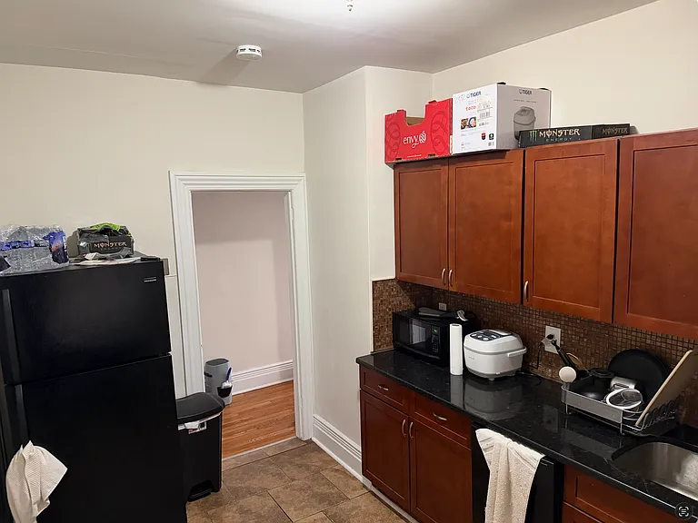 5 Laidlaw Ave #201 — Photo 4
