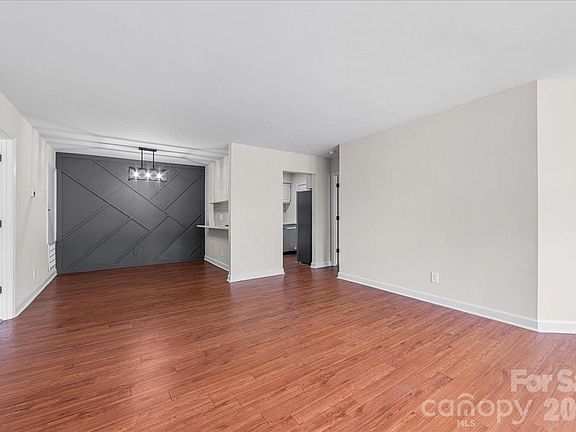 5th image of 1612 Sharon Rd W APT 70
