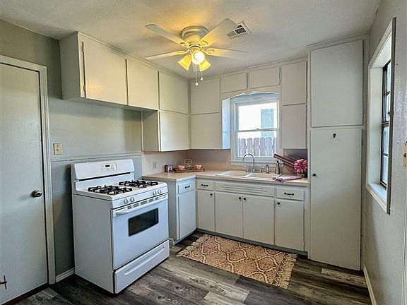 3rd image of 2511 NW Prentice Ave