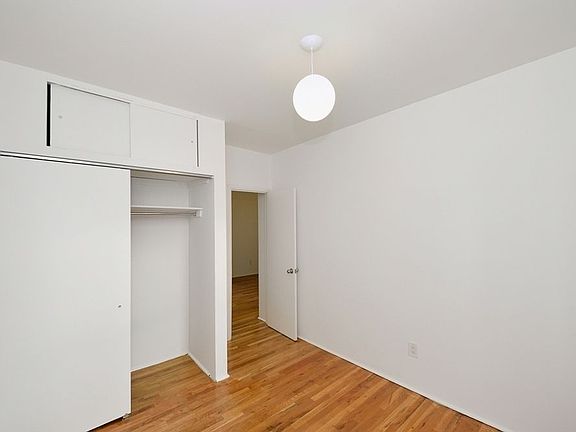 4th image of 240 W 15th St APT 35