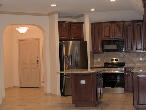 4th image of 9125 Askew St