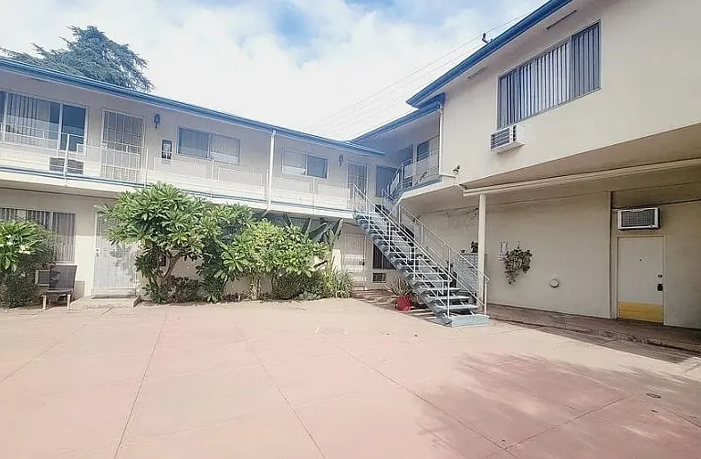 1365 Orange Grove Ave #8 — Photo 8