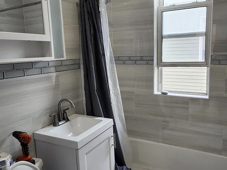 35 Havelock St #3 — Photo 13
