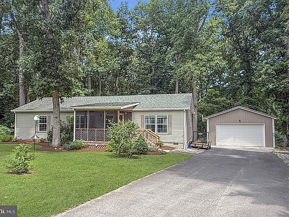 2nd image of 22697 Magnolia Dr N