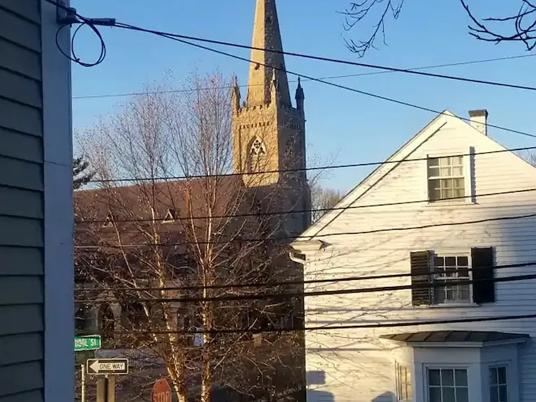 78 School St — Photo 1