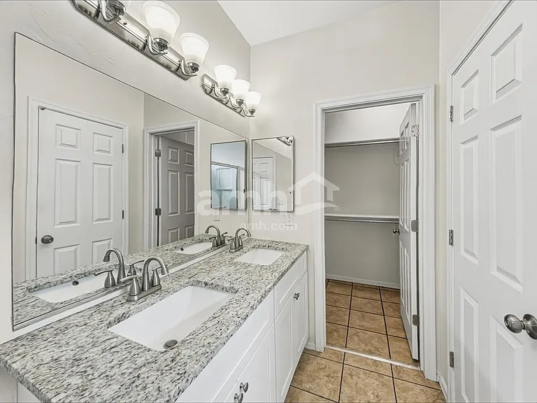 124 E Calle Puente Azul — Photo 10