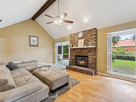 5th image of 14 E Deerwood Road