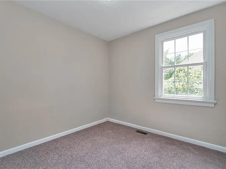 24 Cavalier Rd — Photo 9