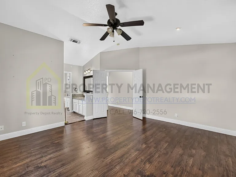 8779 Brittany Park Dr — Photo 41
