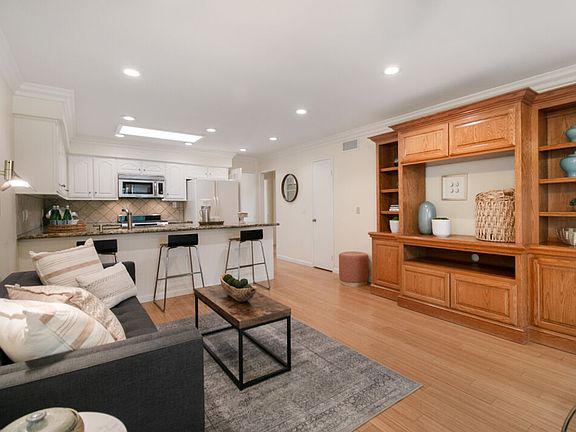 4th image of 2646 Hartland Cir