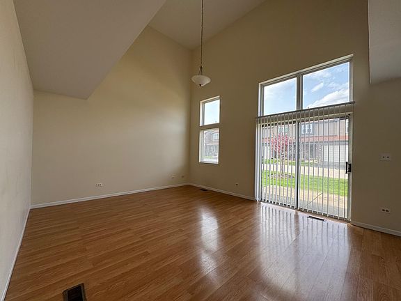 5th image of 762 E Whispering Oaks Dr