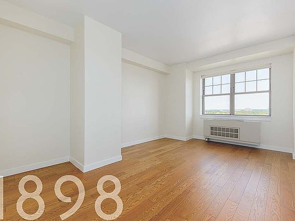 4th image of 75-25 153rd St #1007