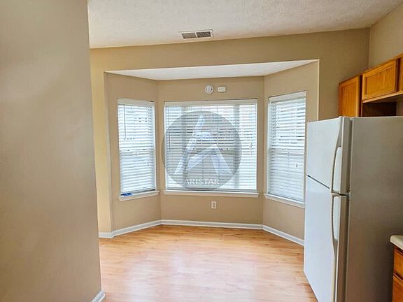 4th image of 4319 Thorngate Ln