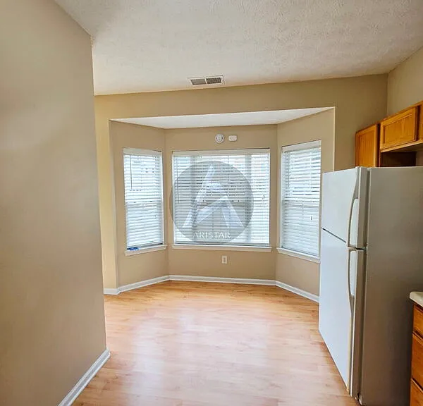 4319 Thorngate Ln — Photo 4