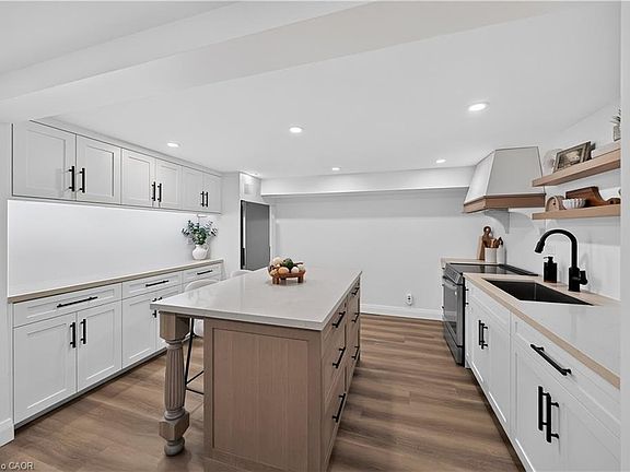 2nd image of 111 Kingswood Dr