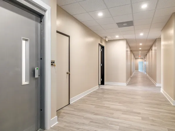 400 S Main Pl, Carol Stream, IL