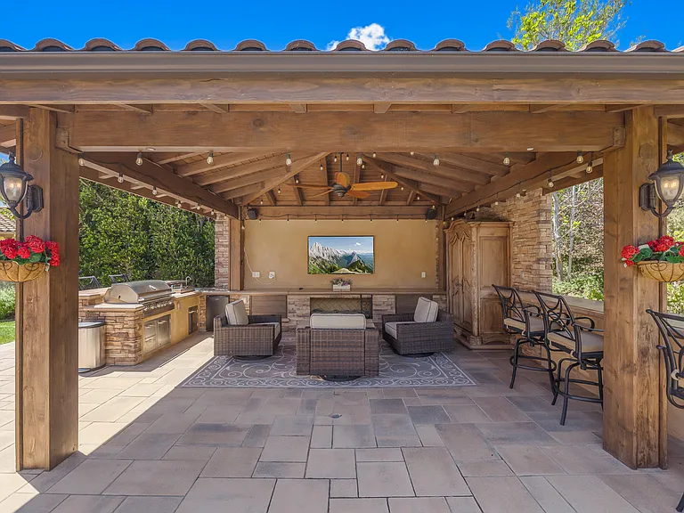 7305 Augusta Dr — Photo 52