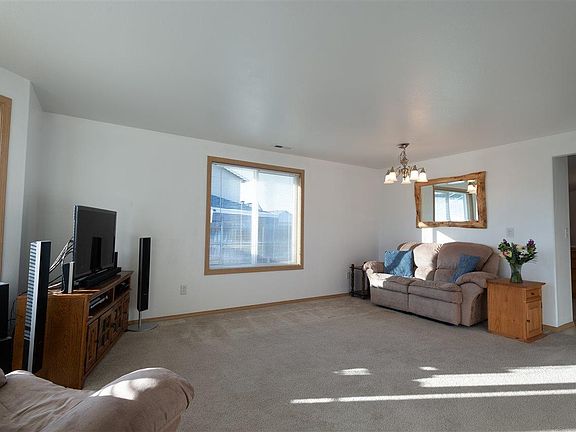 3rd image of 4414 Campolina Ln