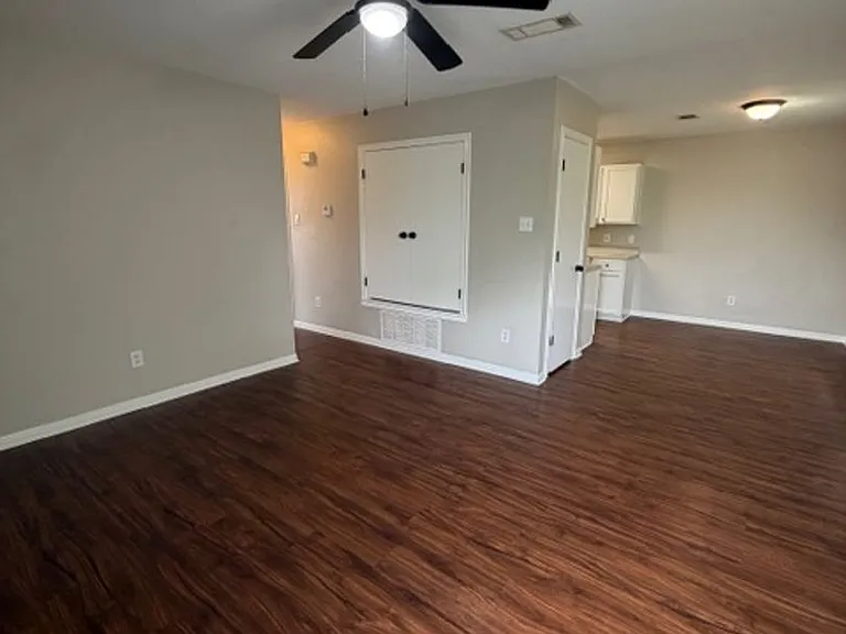 2332-2338 Breezy Dr — Photo 2