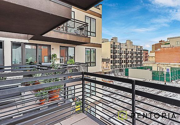 2nd image of 836 Dekalb Ave APT 3E