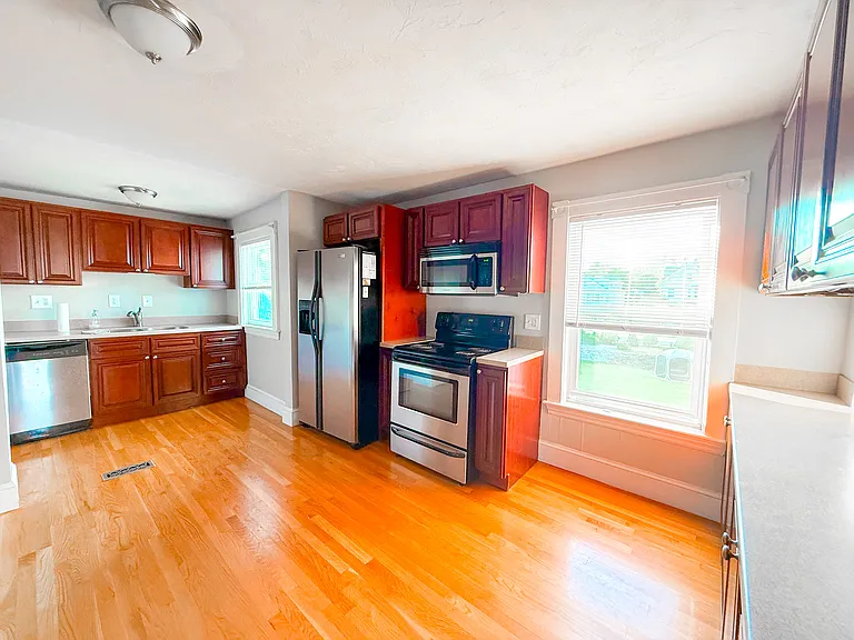 3 Elm St #2 — Photo 2