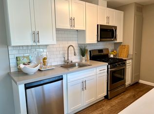 120 S Roosevelt Ave #11B5831F4, Pasadena, CA 91107