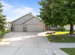 100 Fox Fire Dr, Oshkosh, WI 54904