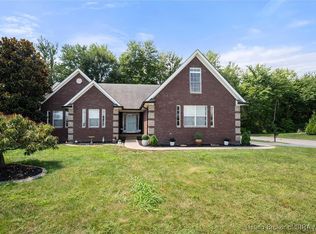 5600 Buckthorne Dr, Jeffersonville, IN 47130